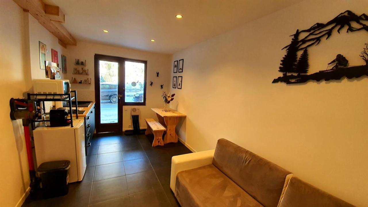 Apartamento La Pause De L'Ours Saint-Étienne-de-Tinée Exterior foto